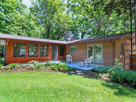5th image of 10565 Wildwood Ln