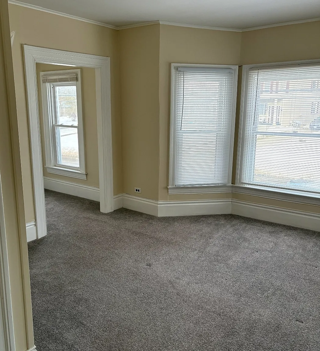 2 bed, 1051 sqft, $1,350 — Photo 3