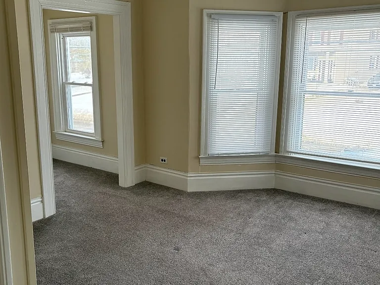 210 Syracuse Ave — Photo 3