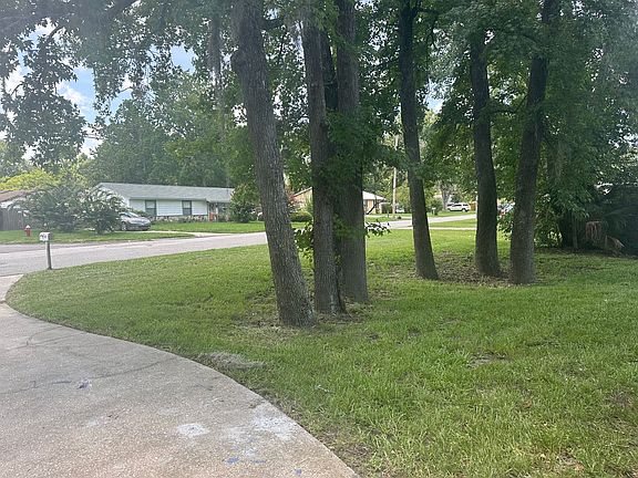 4th image of 446 Roberts St S