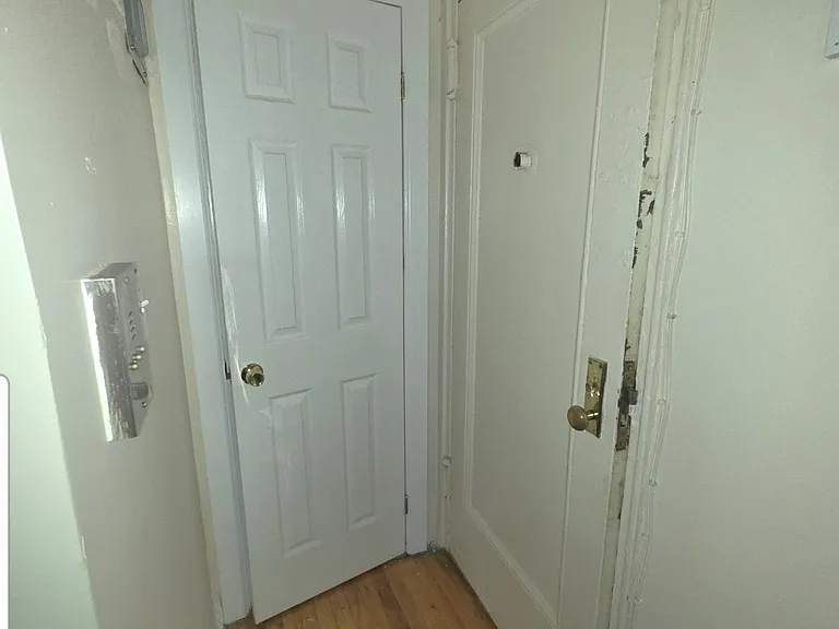 19536 Sagamore Ave #2 — Photo 3
