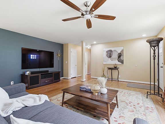 4th image of 4928 Danby Dr