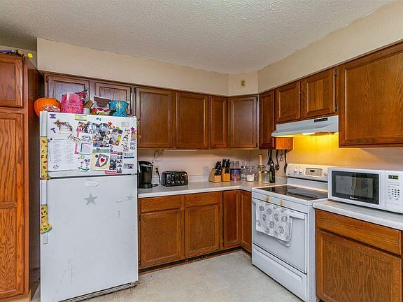 5th image of 535 Ayers Ave