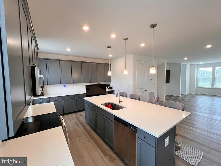 357 Andrew Ct — Photo 17