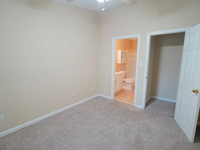 847 W Georgia St #2 — Photo 32