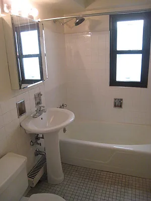 Rented by City Connections Realty | media 3