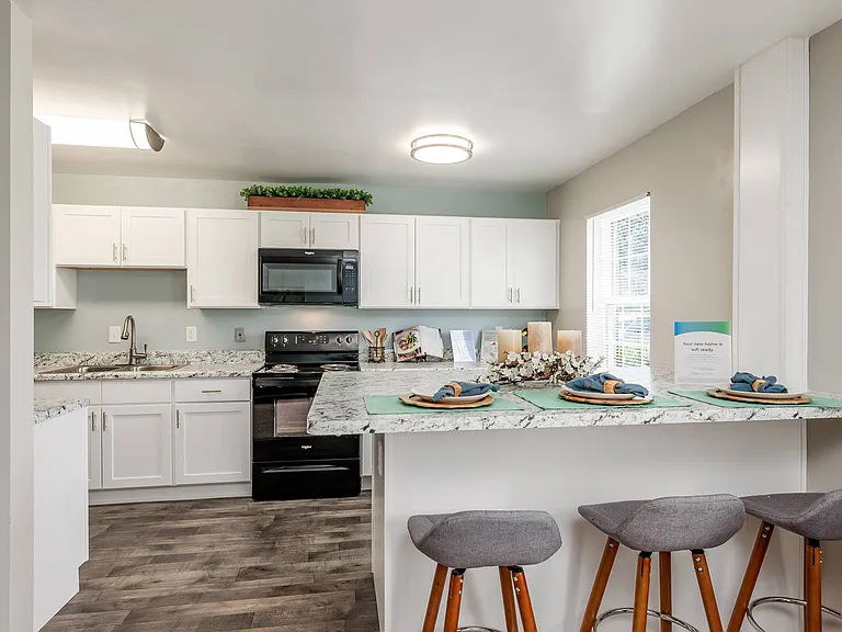 Mariners Green Apartments — Photo 11