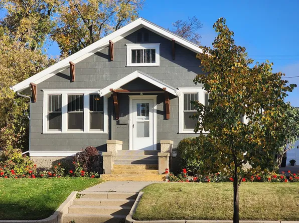 815 5th St NE, Devils Lake, ND 58301