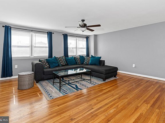 5th image of 2156 Grafton Dr