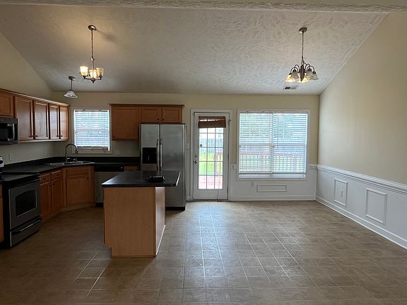 3rd image of 316 Ivywood Ln
