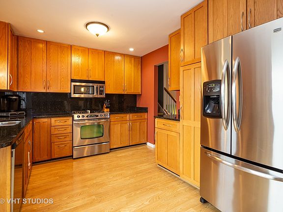5th image of 223 Burke Ct