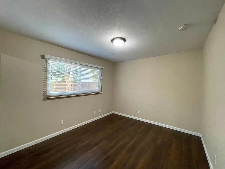23370 Schoolcraft St — Photo 13