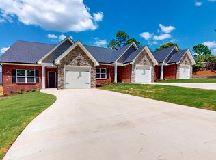 1204 NW Parkstone Dr, Cleveland, TN 37312