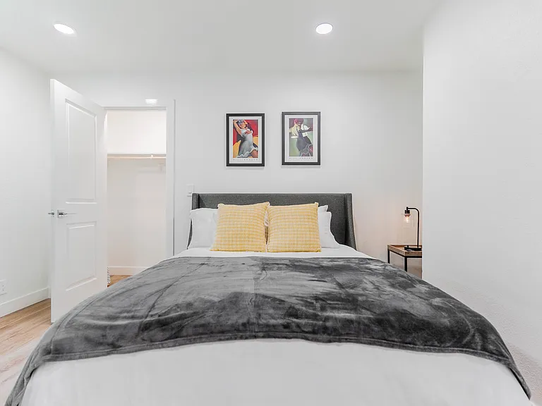 4940 Pasadena Ave #B — Photo 12