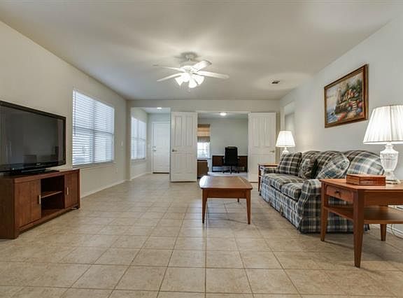 5th image of 7879 Estancia Dr