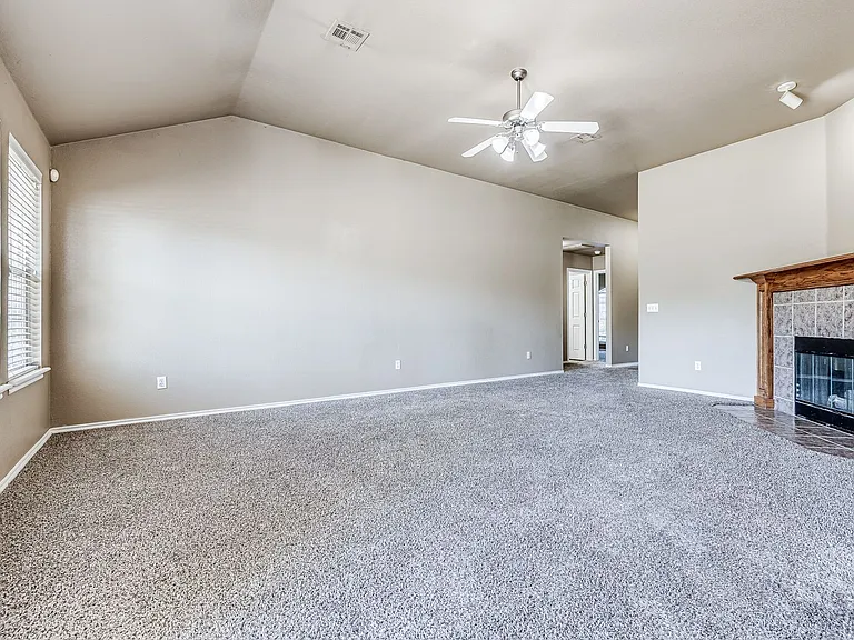 1104 Westridge Dr — Photo 5