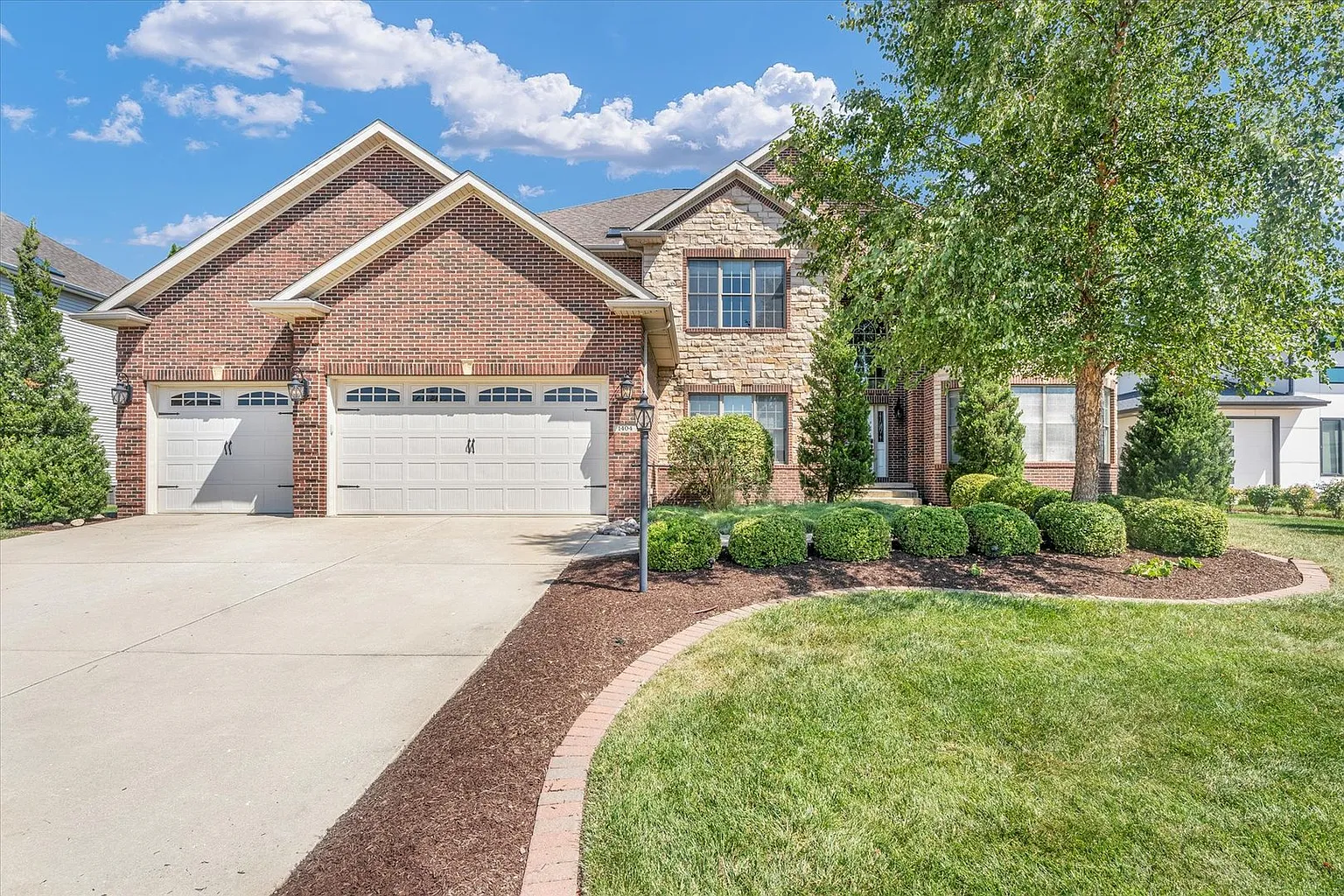 1404 English Oak Dr photo 1