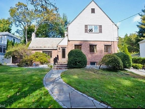 280 Quinobequin Rd. Newton (Waban) Unit Photo 1