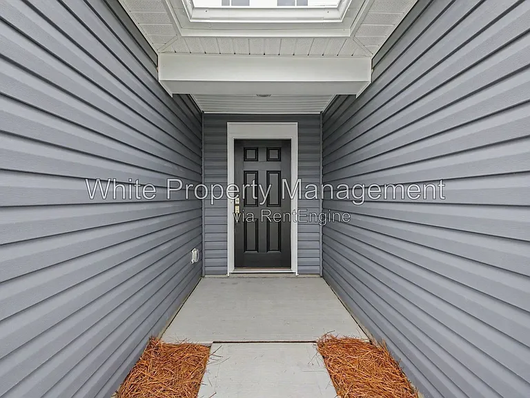 313 W 18th St — Photo 2