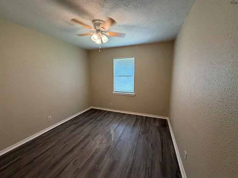 1417 Covington St — Photo 10