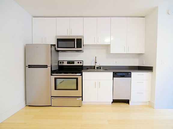 4th image of 152 Lincoln Ave APT 6