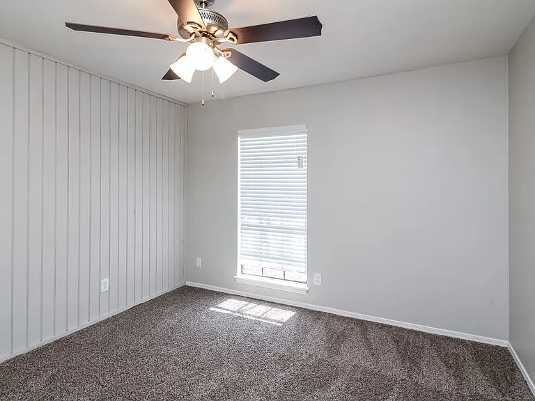 454 Kenya St — Photo 13
