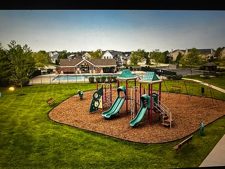 638 Country Village Dr — Photo 27