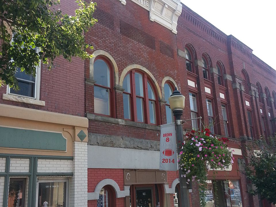 1st image of 142 W Main St