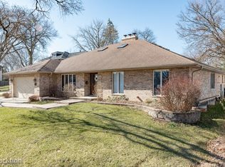 4610 Elm St, Downers Grove, IL 60515