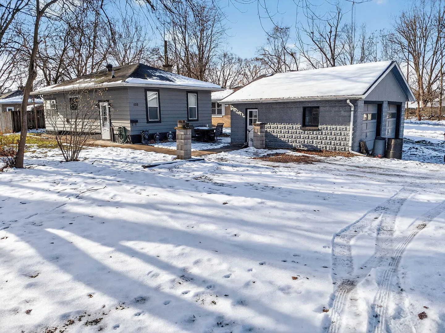 525 Byron St photo 1