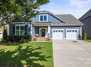 12218 Bonny Oaks Dr, Cornelius, NC 28031