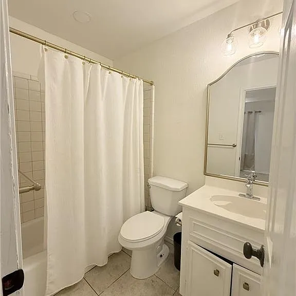 2400 E Brazil St — Photo 14