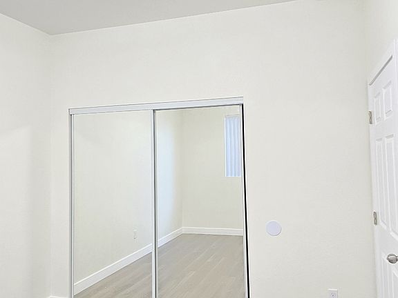 4th image of 712 W Slauson Ave #4