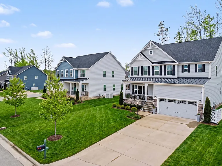 18307 Sagamore Dr — Photo 3