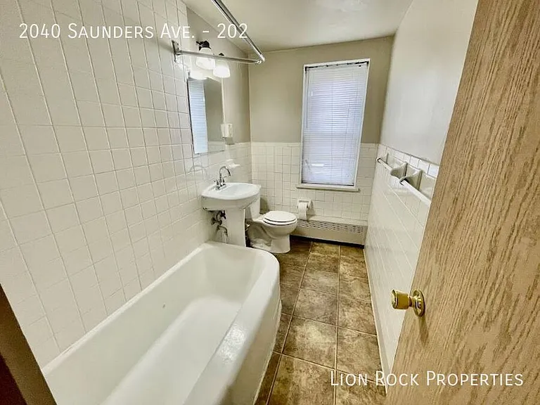 2040 Saunders Ave #202 — Photo 4
