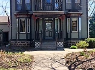 370 N Main St, Iola, WI 54945