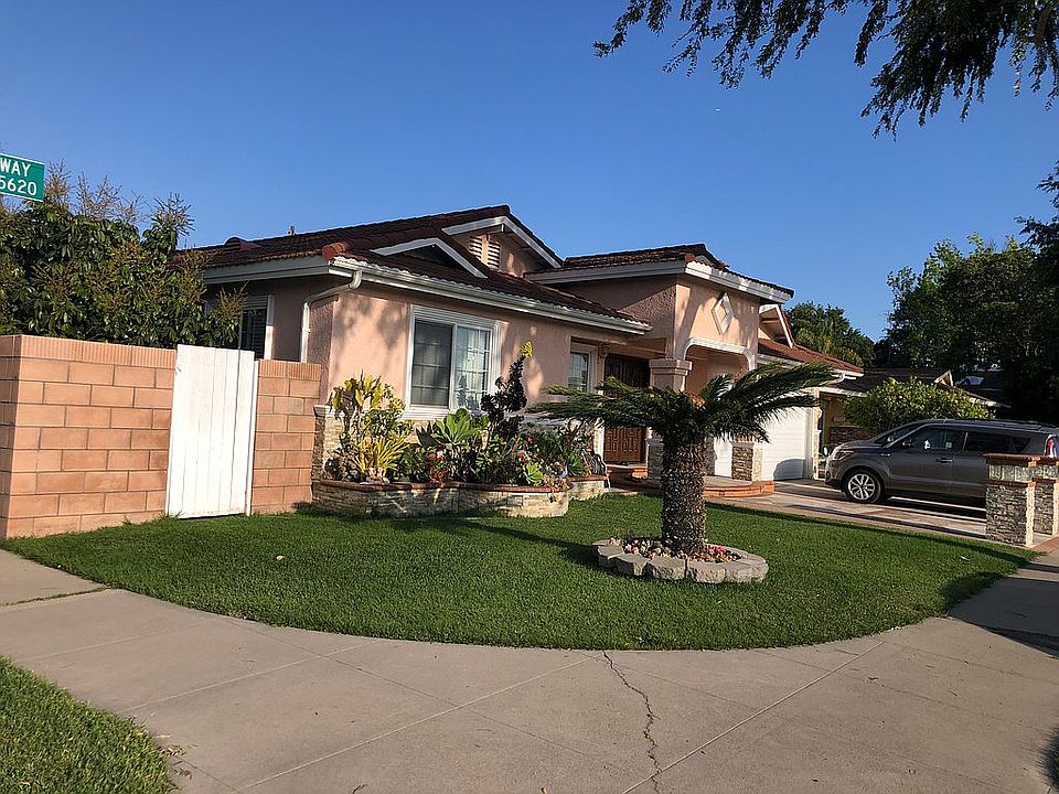 2nd image of 15620 Poinsettia Way