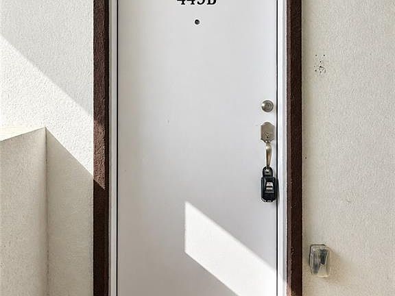 2nd image of 4217 Colbath Ave #445B