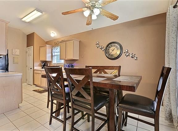 5th image of 7418 Bryn Mawr Dr
