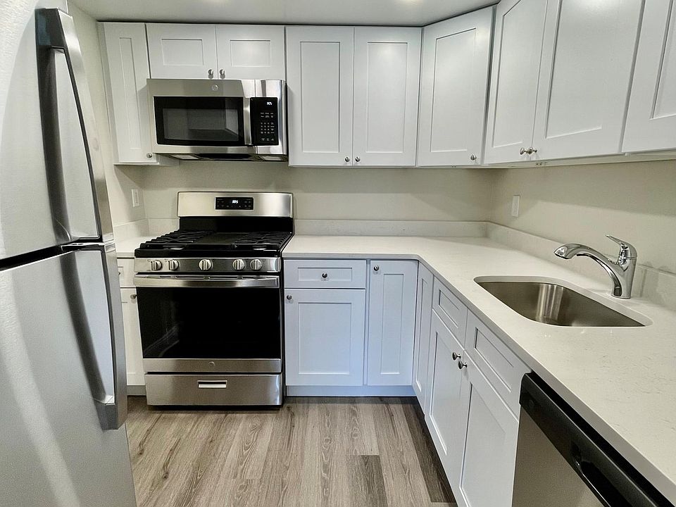 1st image of 2 Park Ave APT 3H