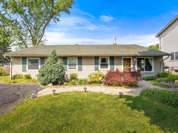 2934 Walsh Dr, Rochester Hills, MI 48309