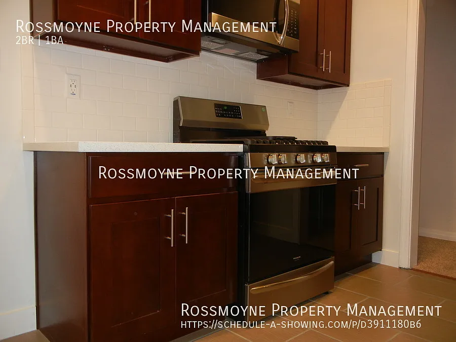 Coming Soon - 2 Bedroom 1 Bath Upper Unit In Vintage Building Close To Adams Square, Glendale — Photo 4