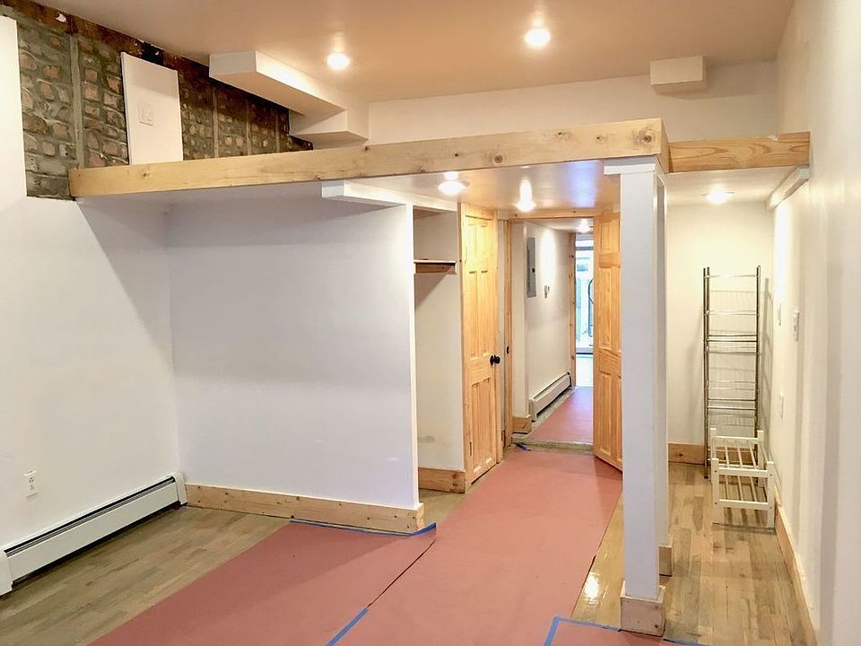 1st image of 441 Bainbridge St #1R