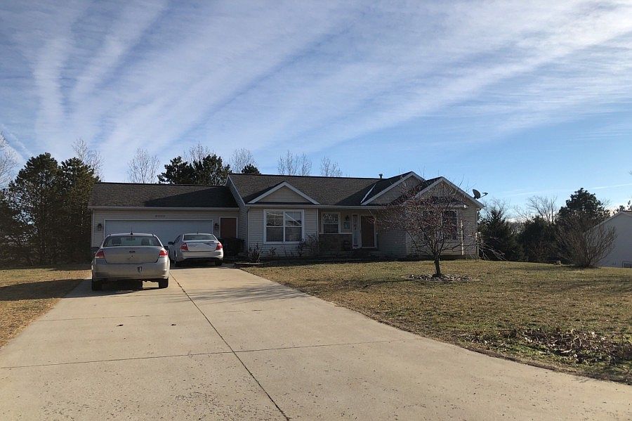 1st image of 4656 Red Bud Ct N