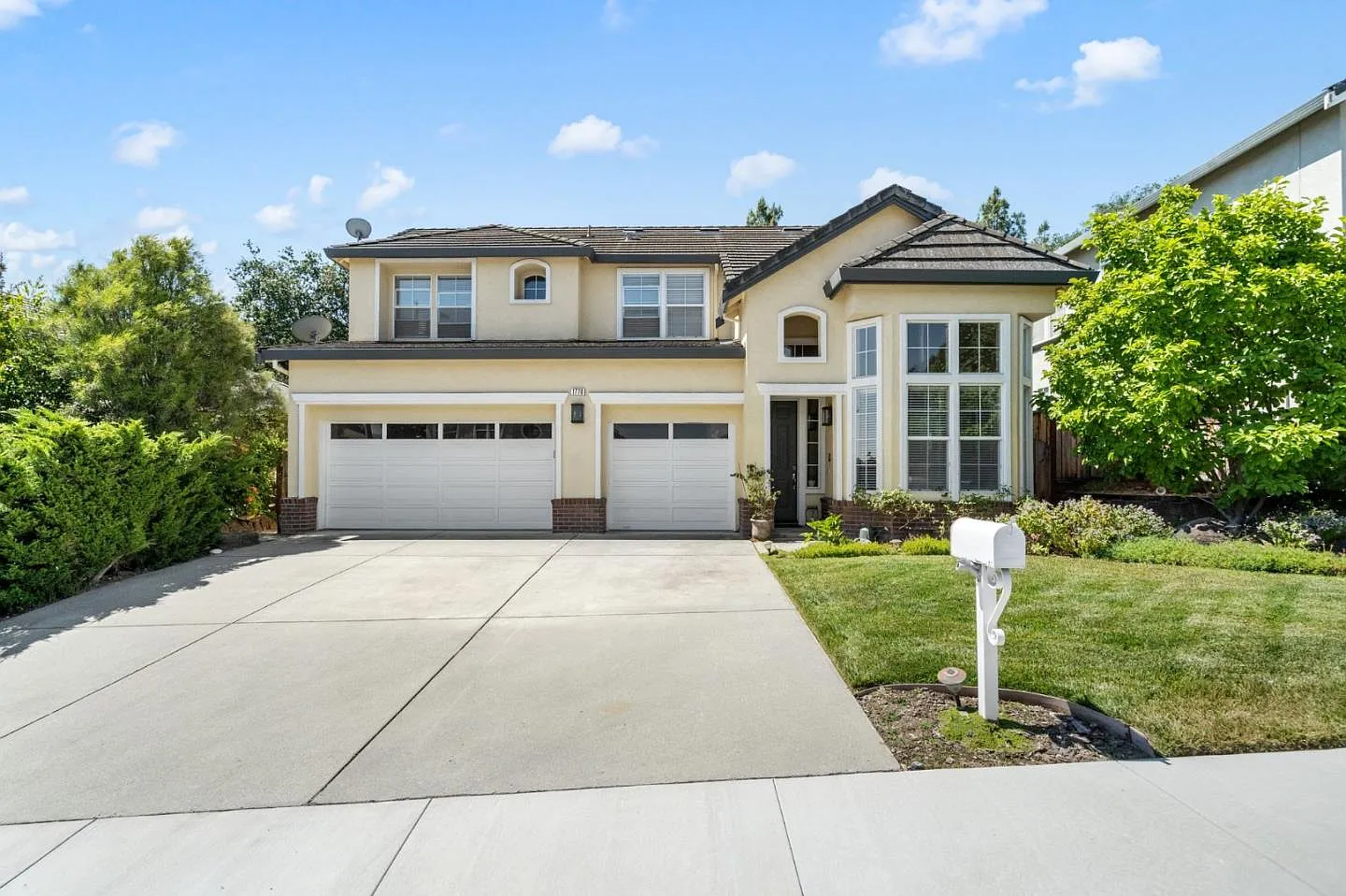 1770 Colony Way photo 1