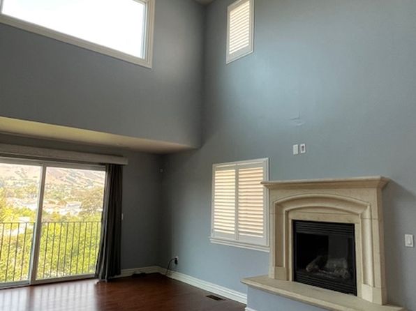 3338 Rockview Ct