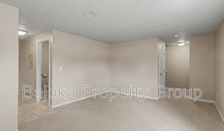 43018 Burlington Dr — Photo 29