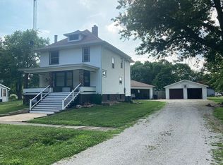 835 Maple Ave, Neoga, IL 62447