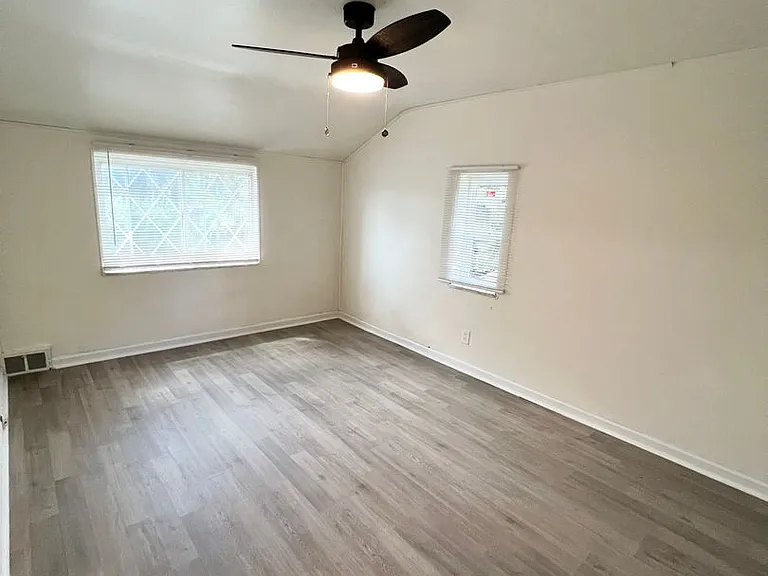 7939 Thon Dr — Photo 19