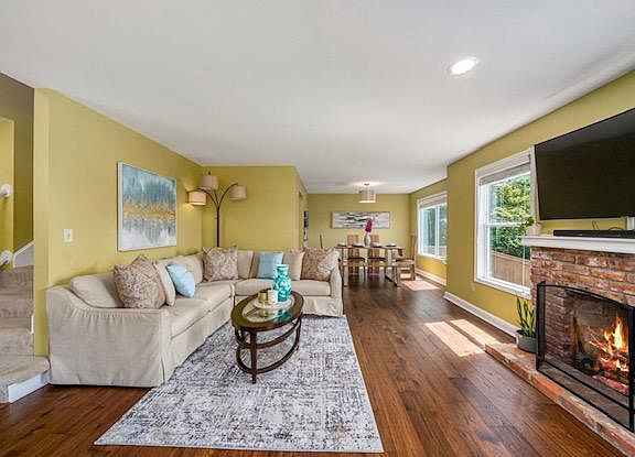 4th image of 14944 104th Ave NE